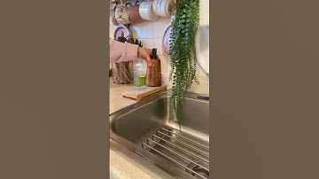 Keep your kitchen sink in top shape with the SpaceAid Instant Dry Sink Caddy! 💫
