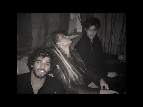 2hollis - poster boy (best part looped + Super slowed)