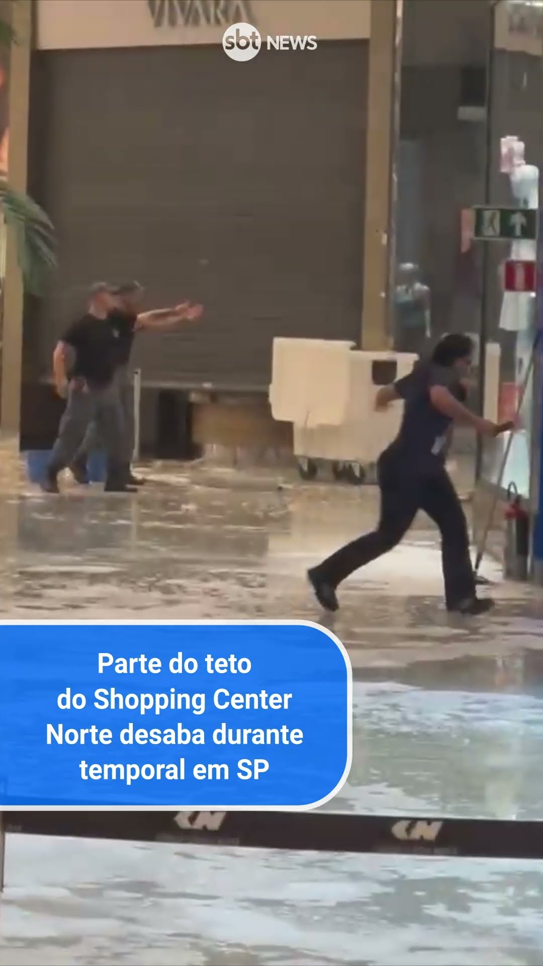 Parte do teto do Shopping Center Norte cai durante chuva em São Paulo