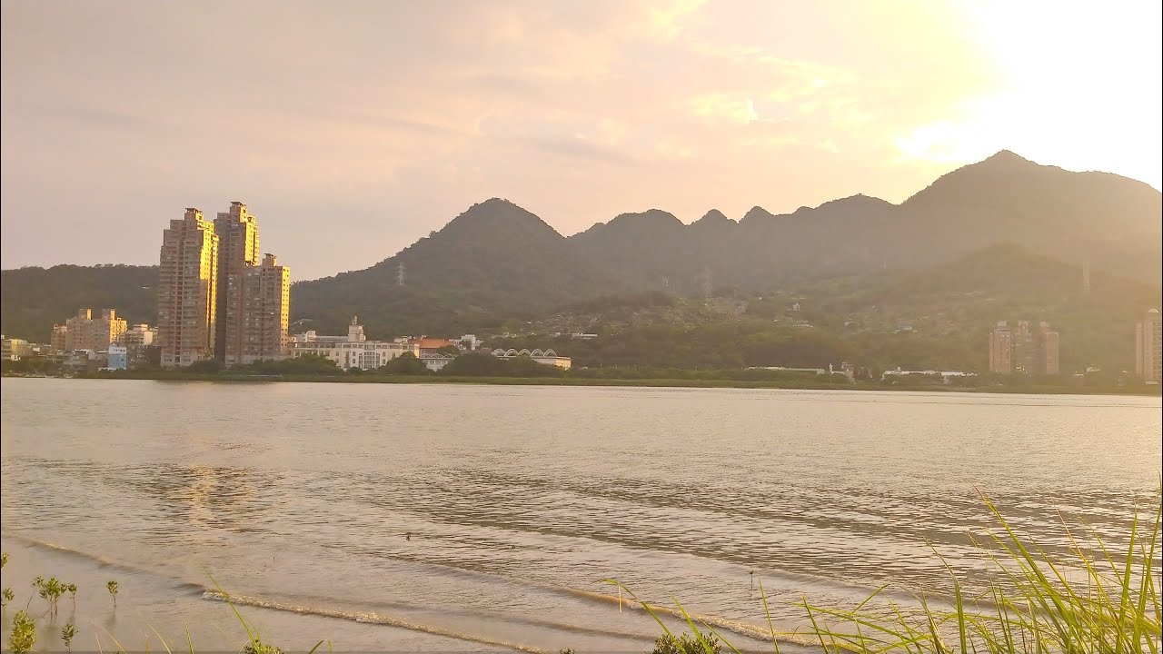 路燈了解我心意 伴奏男key