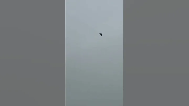 1 minute ago, the first air battle between a Russian MiG-29 and a US F-16. See what happened.