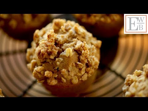 Apple Cinnamon Muffins with Oatmeal Crumb Topping