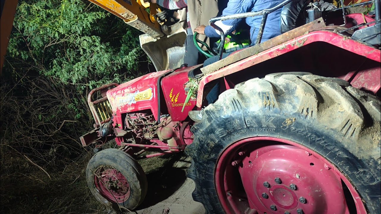 New vlog 🙏📷 आज दुर्घटना हो गई ट्रैक्टर के साथ , जान बच गई ड्राइवर की 