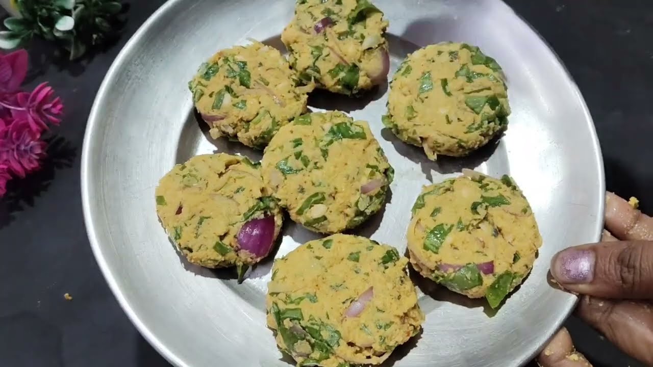 10 मिनट में गरमा गरम क्रिस्पी नाश्ता बनाइये जो  भी खाए तारीफ करता जाए। Street style chana daal vada