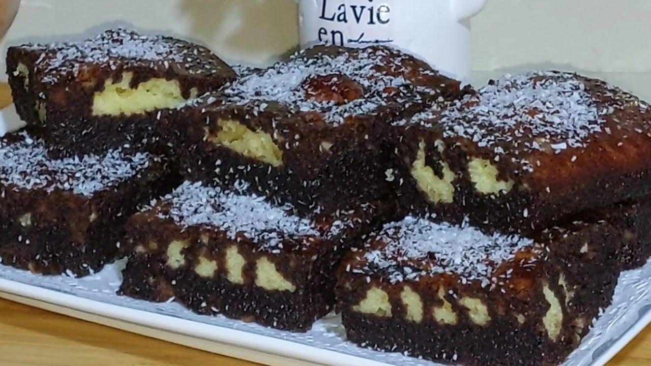 مربعات كيك الفانيلا المغلفة بالشكولاتة😍 كيك مختلف غادي يعجب وليداتكم بزاااااف✔✔✔