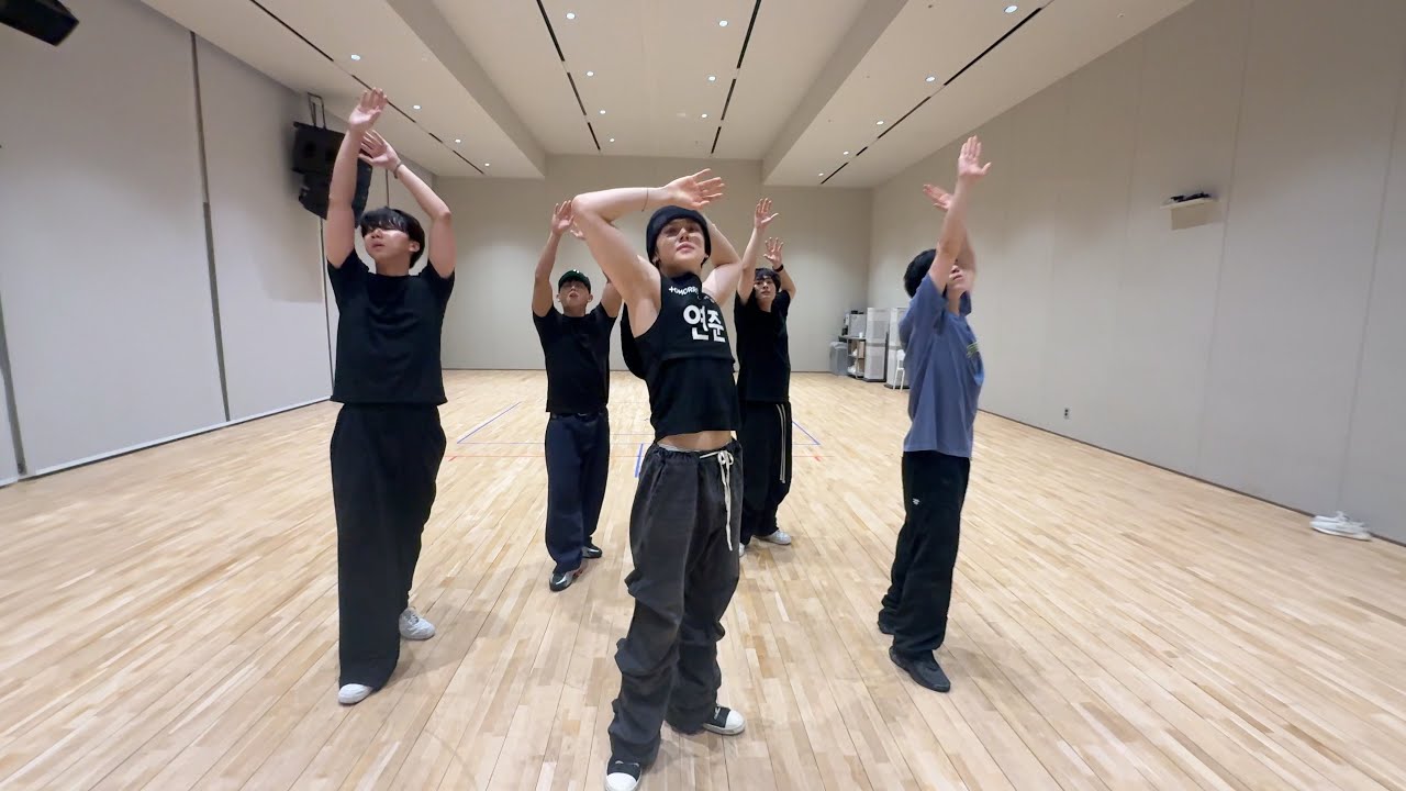 'Beautiful Strangers' Choreography Video (YEONJUN draft) | TXT (투모로우바이투게더) 'Beautiful Strangers' Choreography Video (YEONJUN draft) | TXT (투모로우바이투게더)