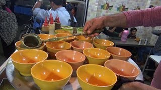 Bhopal Famous Paya Soup @ 40 rs ( 0.60 $ ) - Kamar Bhai Soup Wale - Street Food Bhopal