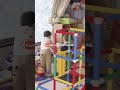Após um tufão, ela abriu a creche que nunca fecha - 365 dias e 24h.