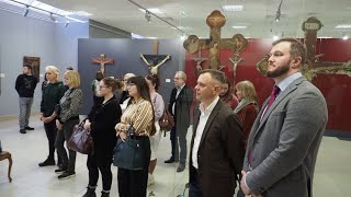 В Минске продолжает работу выставка «33 ступени», приуроченная к Великому посту и Страстной седмице