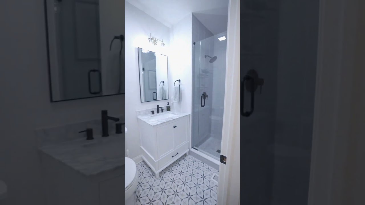 FOR SALE 699 900 2649 N Southport Ave 1