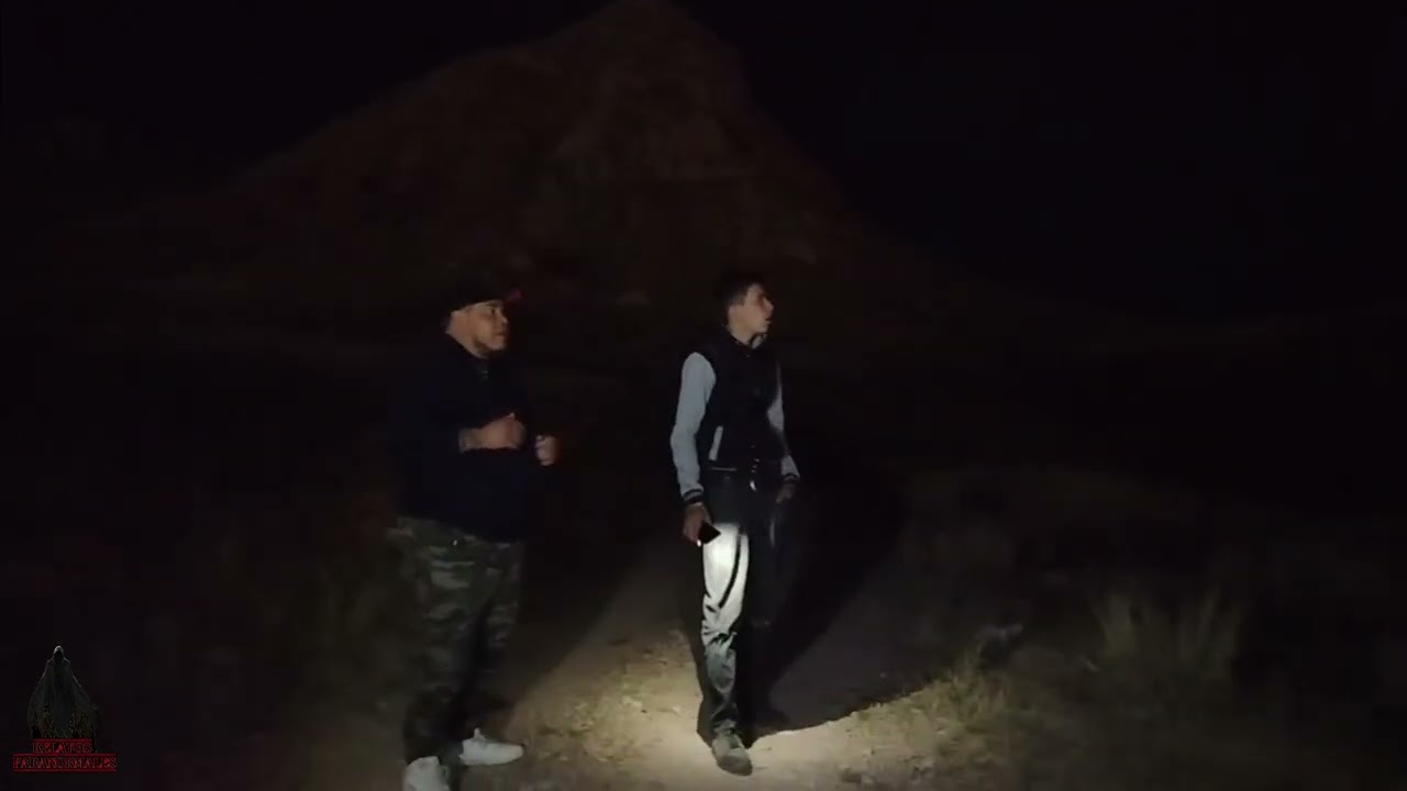 En busca de la bruja del vestido rojo