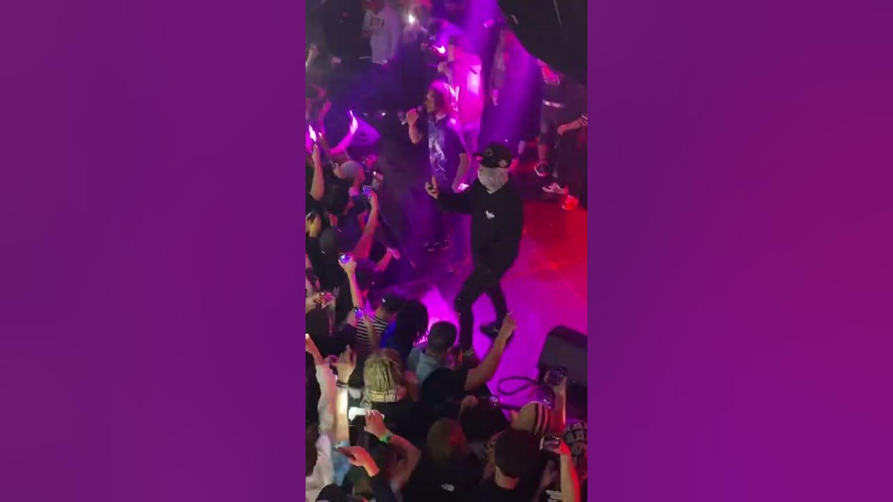 Yeat performing get busy live in Los Angeles, CA YouTube