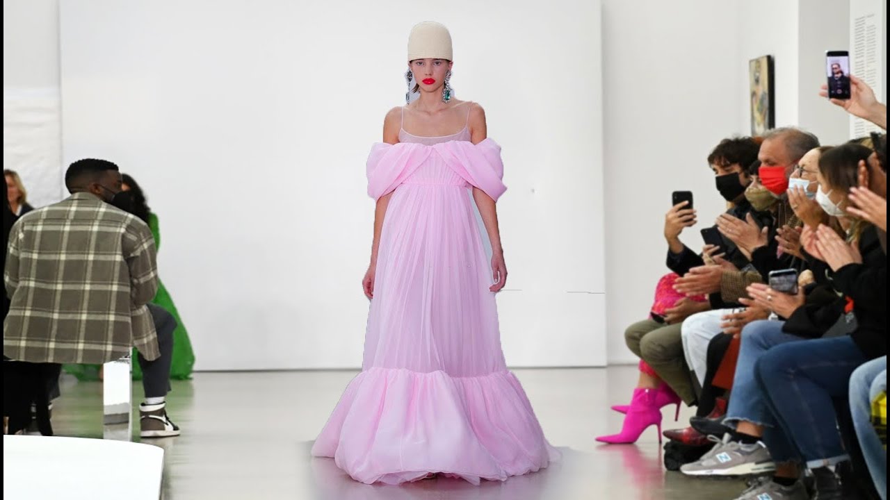 Giambattista Valli Spring/Summer 2022 Paris - Official Edit