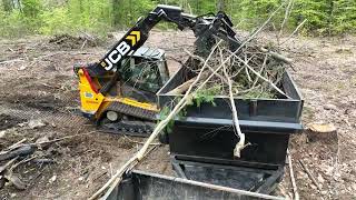 Testing out a grapple on JCB Teleskid