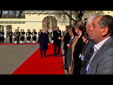 პრეზიდენტის დახვედრის ოფიციალური ცერემონია ლიტვაში