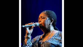 Watch Cesaria Evora Mam Bia E So Mi video