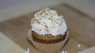White Chocolate Pumpkin Cupcakes with TheScranLine