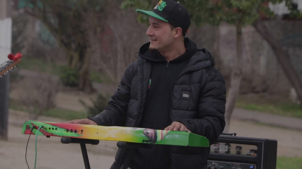 Cumbia con Moño - Olvidona (Video Lyrics) 