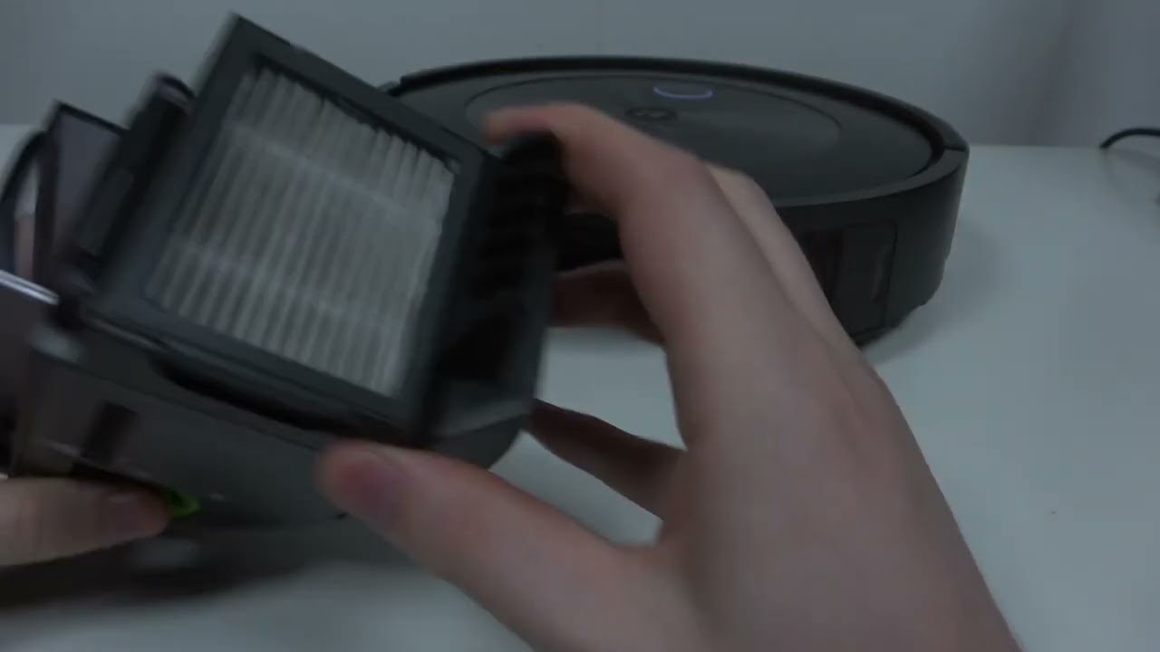 How To Remove Dust Bin From  iRobot roomba j7+