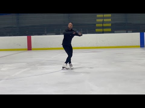 Starting to work on a crossfoot spin 😵‍💫 #uprightspin #crossfootspin #spinner #skatinglesson #skate