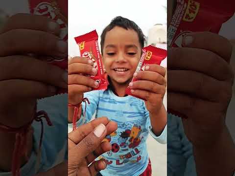 Divya aur Jatin ko Mili kit kat chocolate 😀😂😅😀😀