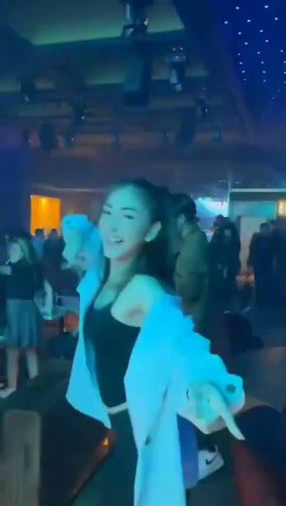 Joget Cewek Cantik #clubdj #duniaclubbing #dj #djfullbass #dance #indoclubbing #bar #club