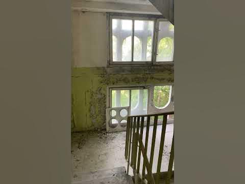 Inside one of the houses in Pripyat/Внутри одного из домов в Припяти ...