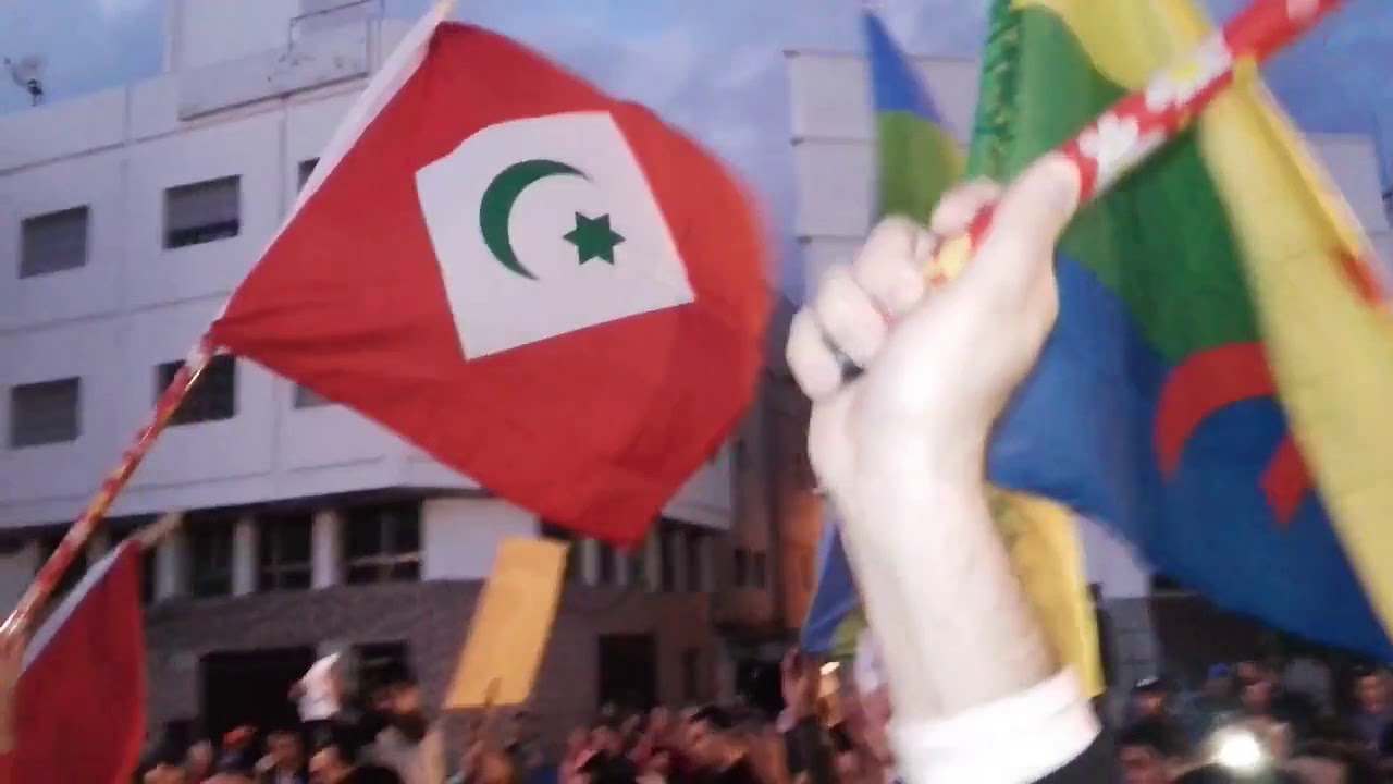 La bandera de la república de rif en tanger. Ijendouchen - YouTube