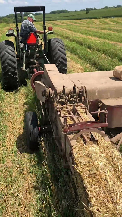 Bailing oat straw on an #iowa #farm in #august