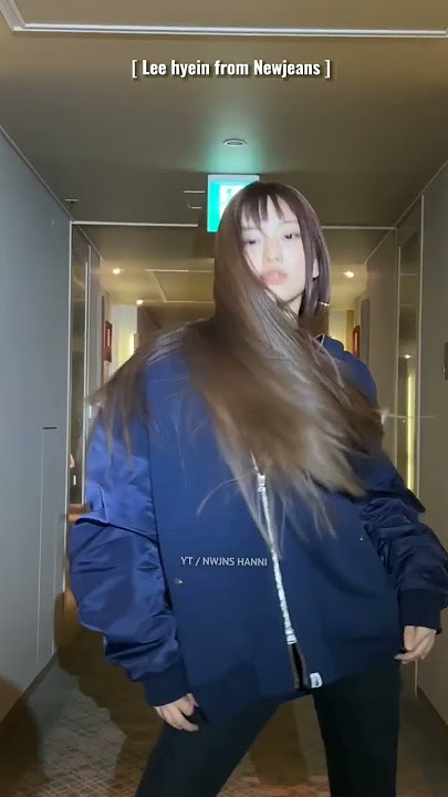 pov: pocket tv Lee hyein hits different 😎 #newjeans #shorts