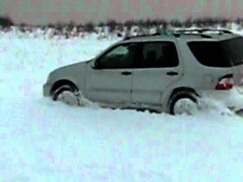 Mercedes ml 270cdi offroad im Schnee (Max)