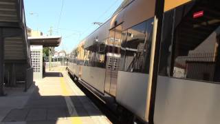 Comboios de Portugal CP Porto 3400 EMU 3421 departs Coimbrões Station