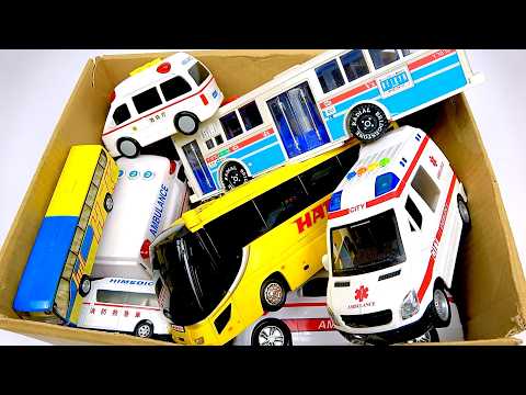 救急車とバスのミニカーが走る！緊急走行テスト！サイレンありで坂道を走るよ♪