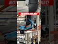 Motor listrik yadea diangkat