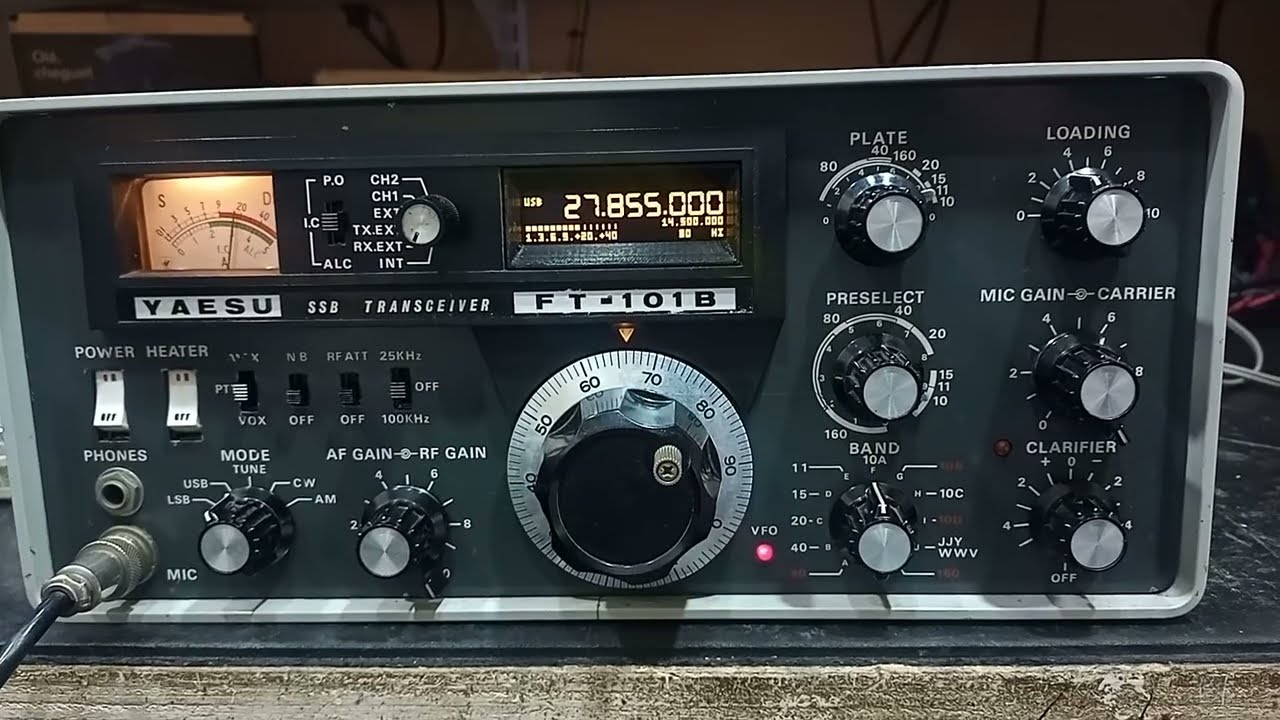 Another Yaesu FT-101B radio with DDS and yellow display. - YouTube