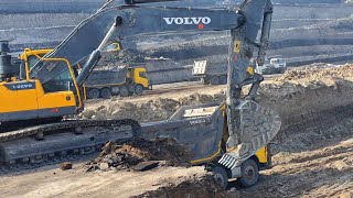 The World's Biggest Mining Excavators: Top 5 Giants in Action. #Excavators #popularmachineschannel 