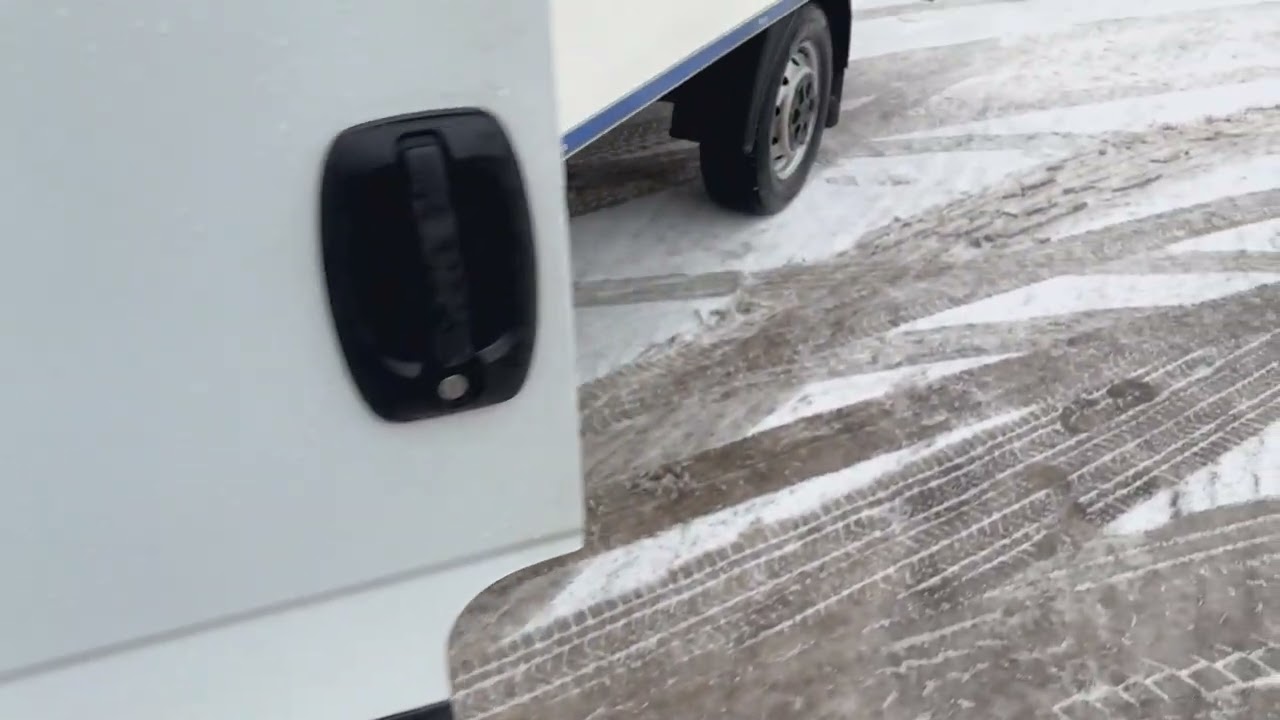 Kylbil IVECO 35 - Skåp & Bakgavellift