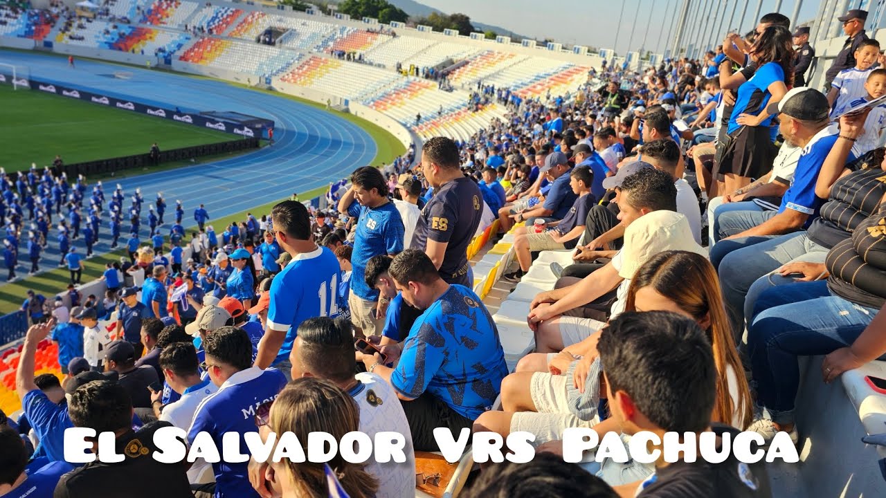 Banda El Salvador Presentes en Estadio Jorge El Magico Gonzalez