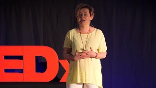 Joga śmiechu - warm up | Karin Lesiak | TEDxLazarskiUniversity