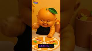 Schattige Kinderen En Huisdieren Slapen Met Kittens En Puppys