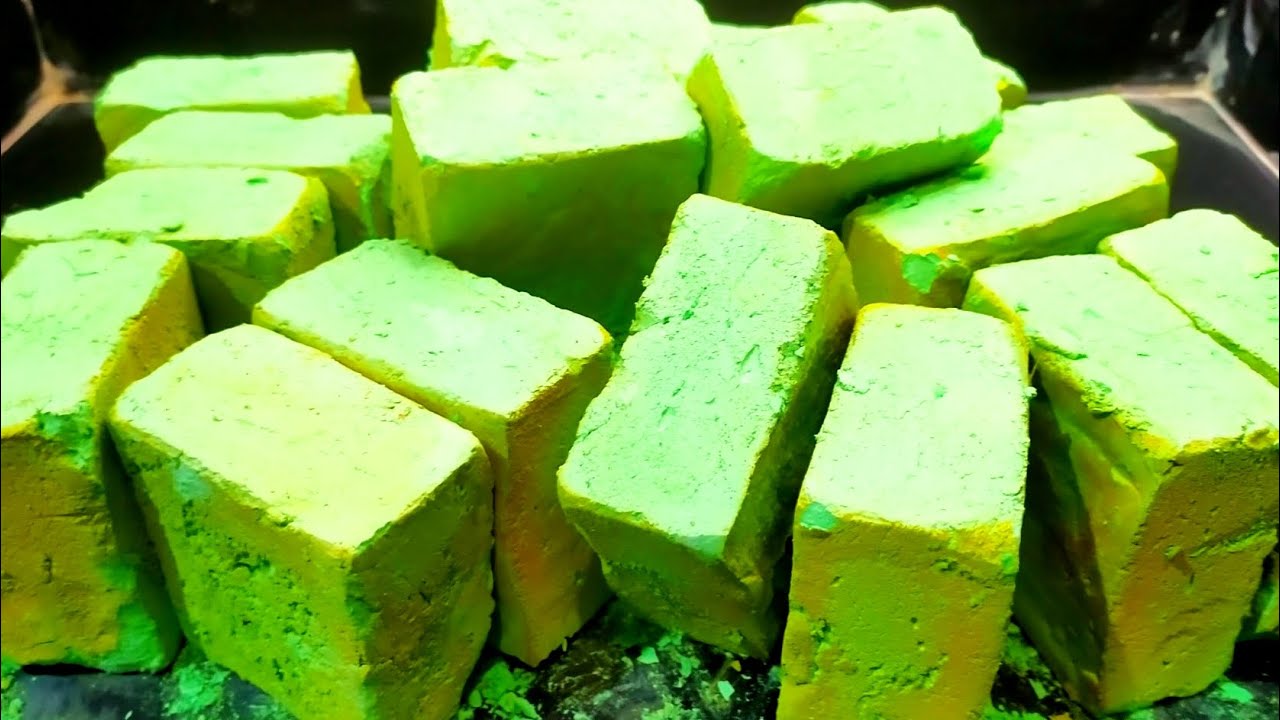 Crunchy Green Gym Chalk Blocks،satisfying #asmr #oddlysatisfying #crunchy 