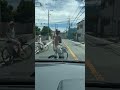 自転車飛び出しの危険迷惑行為 車の前に飛び出してきたためクラクションならすも中指をたてて停車させる。