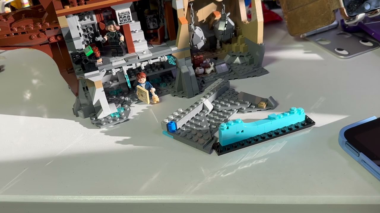 LEGO Ideas 21363 Goonies Bag 10