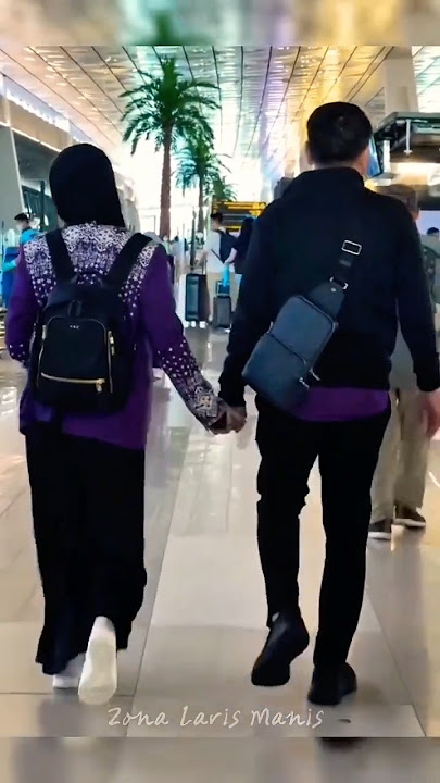 Pak Haldy menuntun Irish Bella menuju ibadah haji