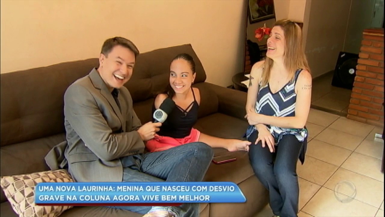 Menina que nasceu com desvio na coluna vive melhor após cirurgia