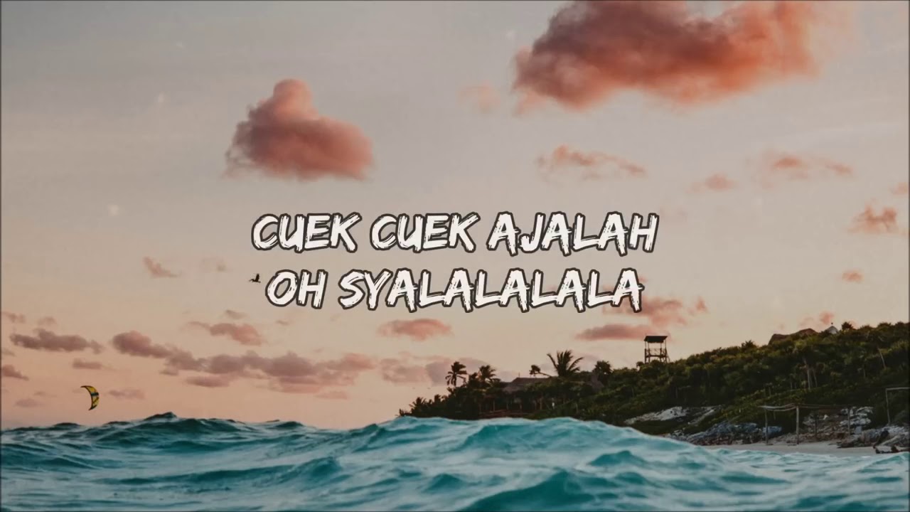 DJ Qhelfin   Happy Ajalah ft Gafar LyricsLyric Video 