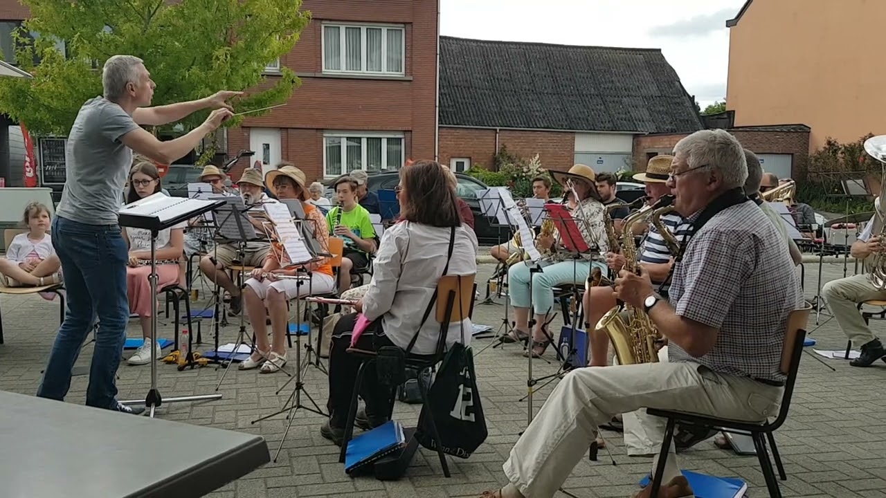 Terrasconcert - Koninklijke Harmonie Vlaams en Vrij Houtem - femme Like You