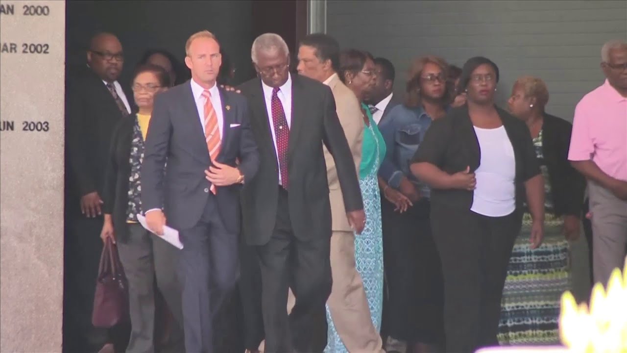 3 Miami police officers appear in court after arrest