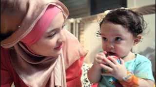 Gaya Unik Marshanda Sebagai Ibu Muda