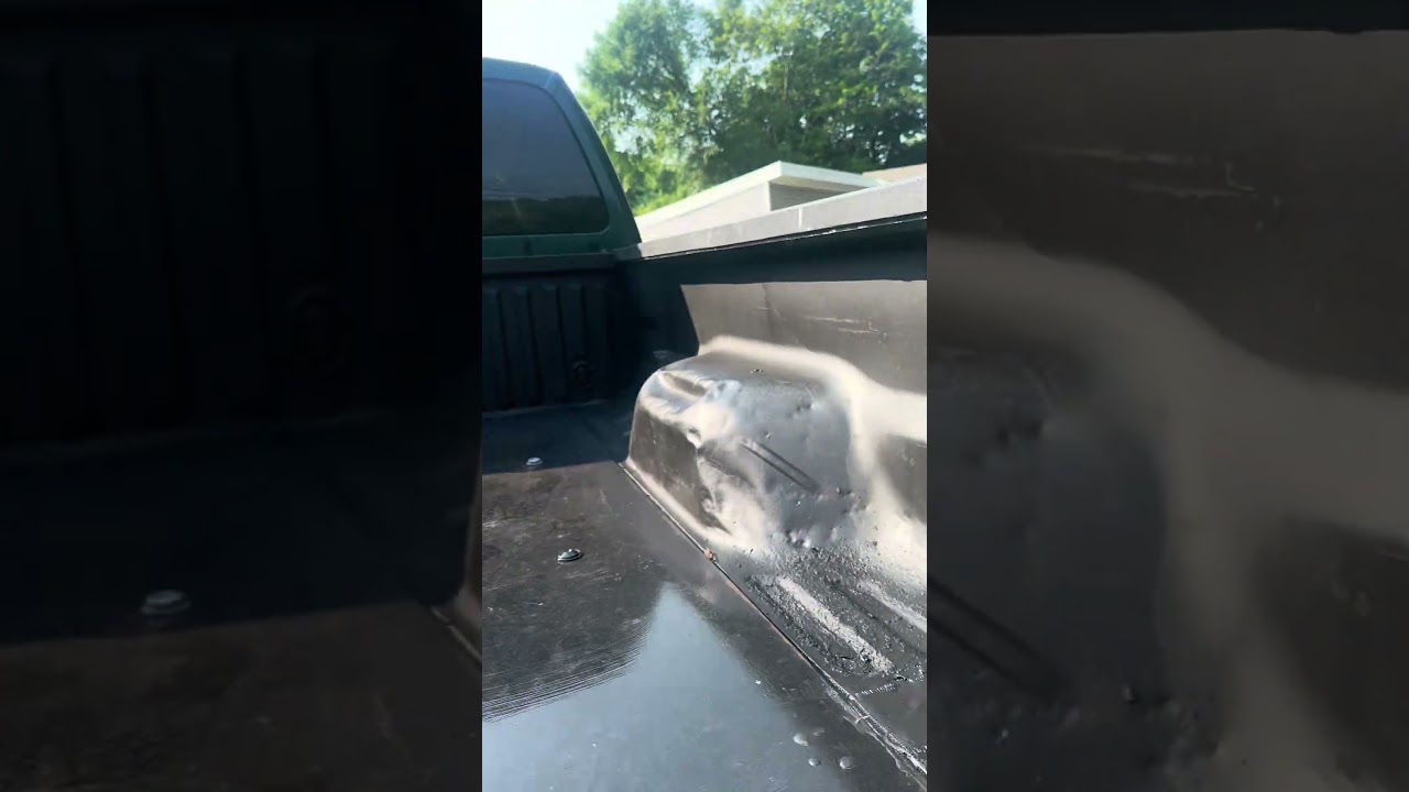 Rustoluem spray in bed liner D.i.y - YouTube